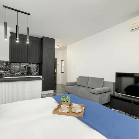 Elegant Studio For 3 People, Air Conditioning And Balcony By Renters Lejlighed