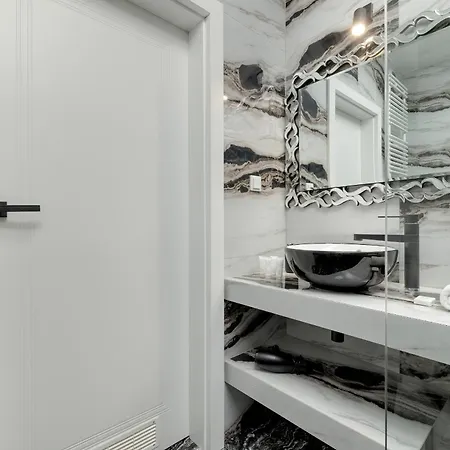 Elegant Studio For 3 People, Air Conditioning And Balcony By Renters * クラクフ