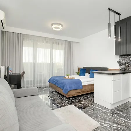 Elegant Studio For 3 People, Air Conditioning And Balcony By Renters クラクフ