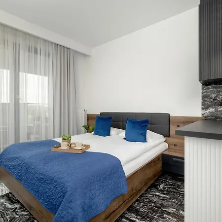 Elegant Studio For 3 People, Air Conditioning And Balcony By Renters *